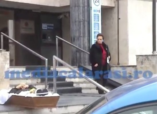 Cu mortul în coşciug, pe treptele băncii!